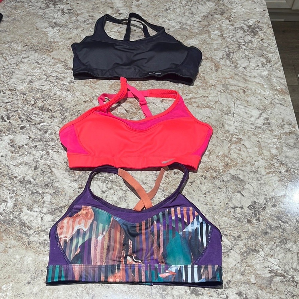 Brooks Sports Bra Lot